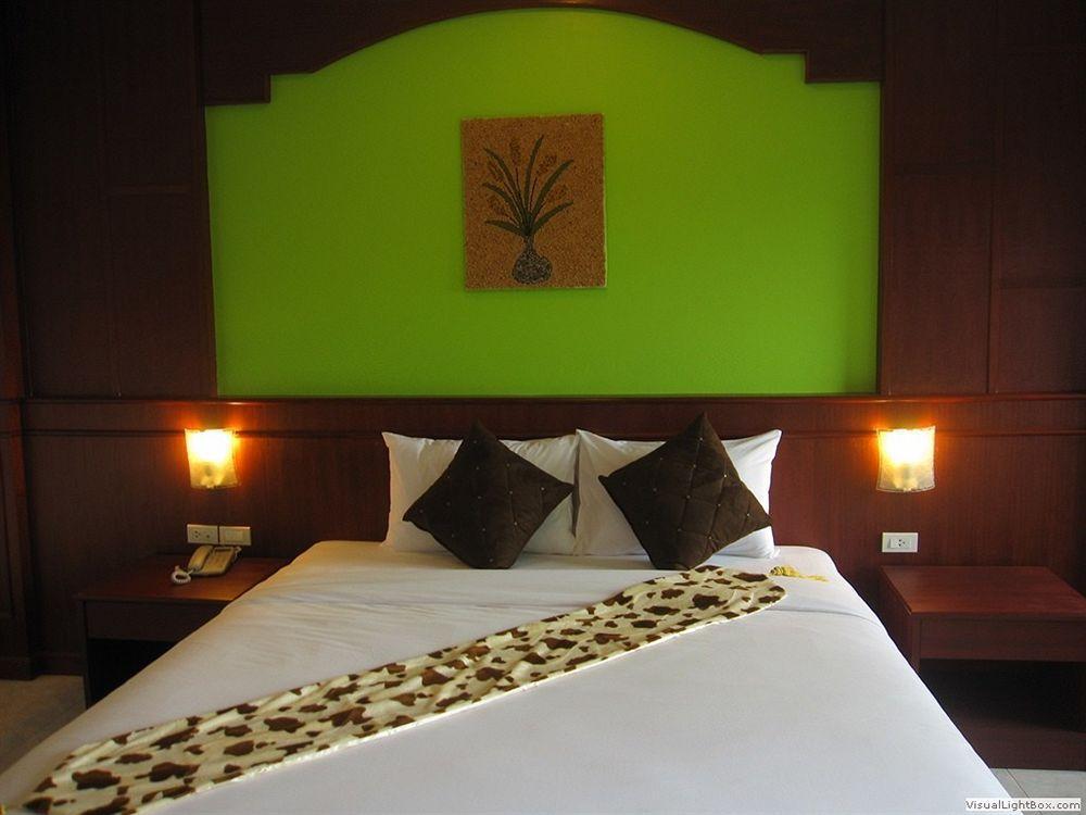 Forest Patong Hotel Exterior photo