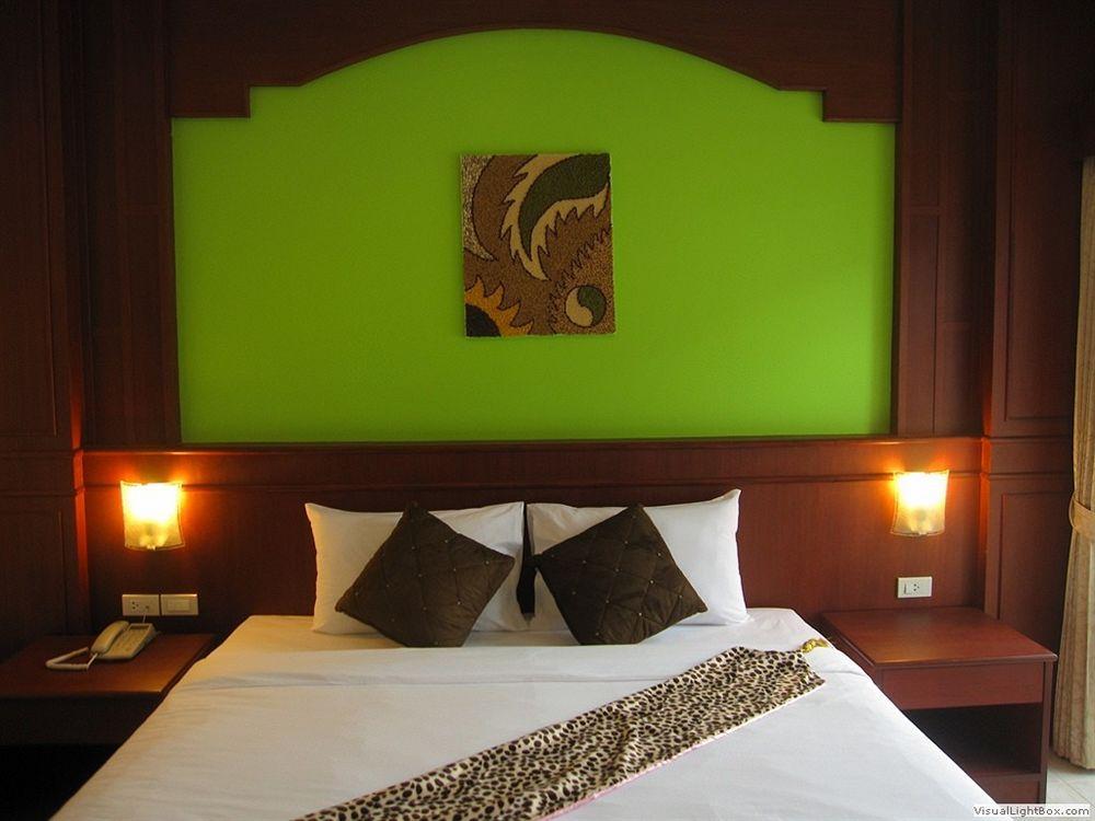 Forest Patong Hotel Exterior photo