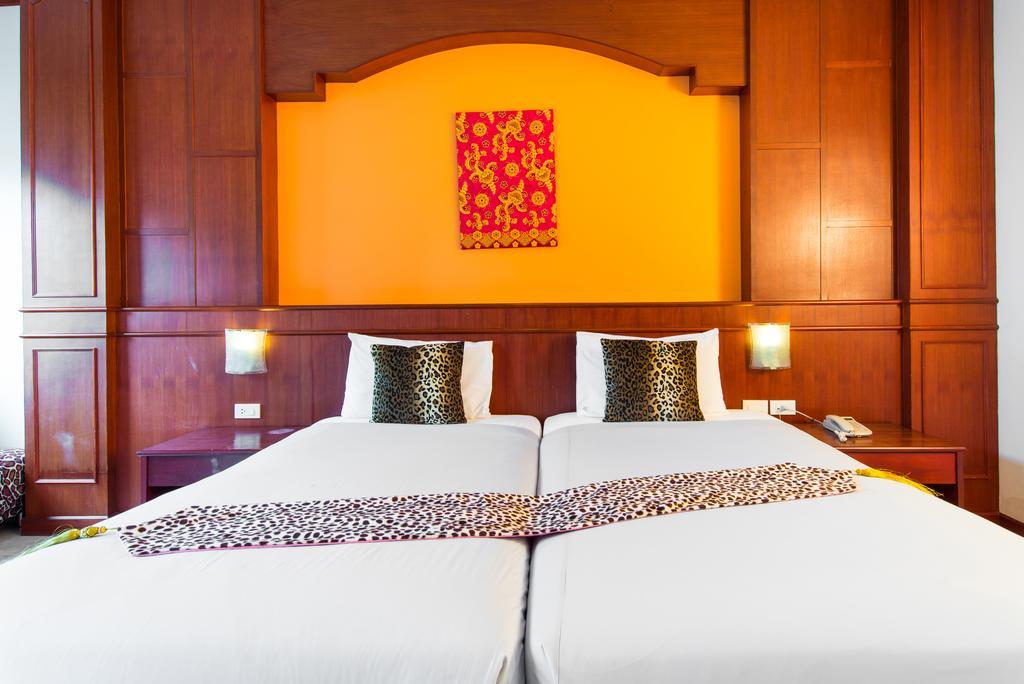 Forest Patong Hotel Exterior photo