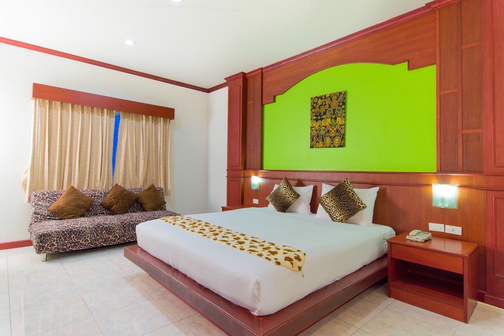 Forest Patong Hotel Exterior photo